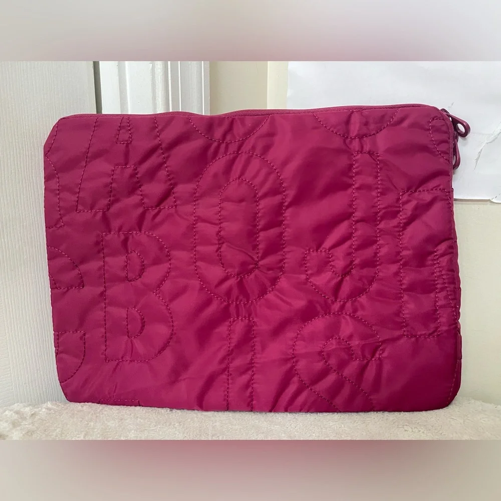 Marc by Marc Jacobs Quilted Magenta Laptop Sleeve EUC